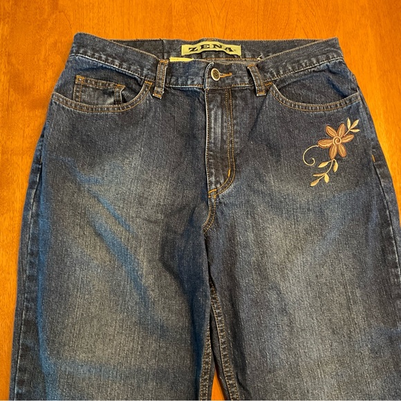 Zena vintage denim Jeans with embroidery.  Size 10 - Picture 5 of 12